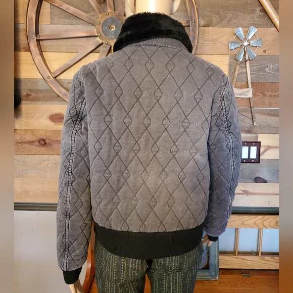 Thomas Burberry Grey & Black Quilted Bomber Jacket - Picture 6 of 16